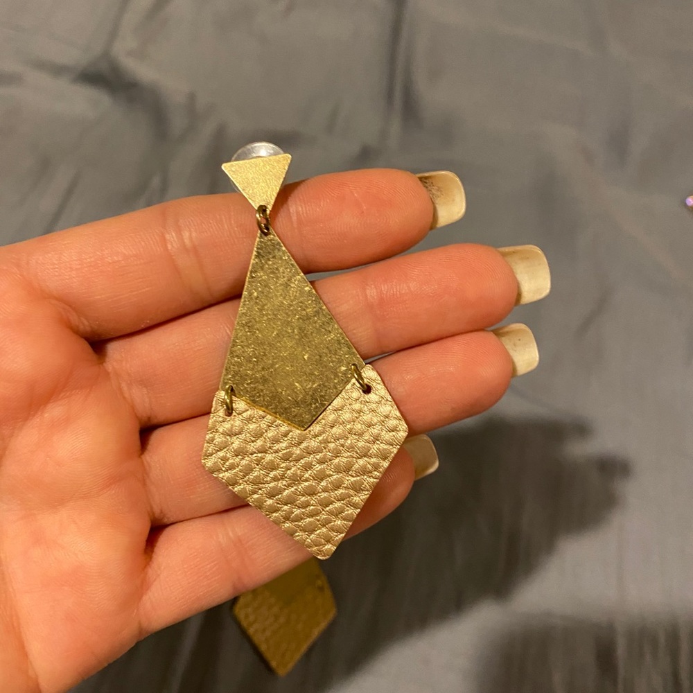 Francesca’s Geometric Statement Drop Earrings